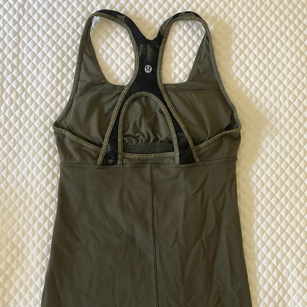 lululemon athletica army green scoop neck tank size 4
